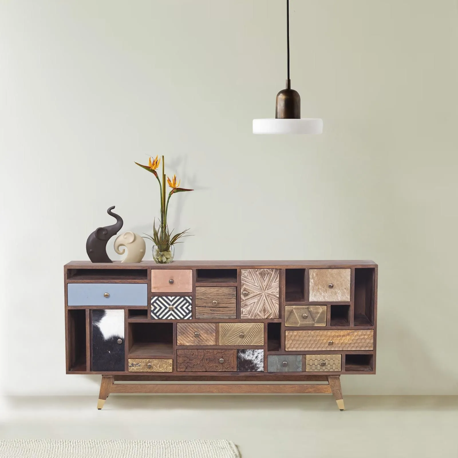 Buffet tiroirs peau de vache bois sculpt | Manguier Terranova