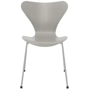 Fritz Hansen Series 7 Chair Colored Ash Nine Grey Bowl, Nine Grey Base