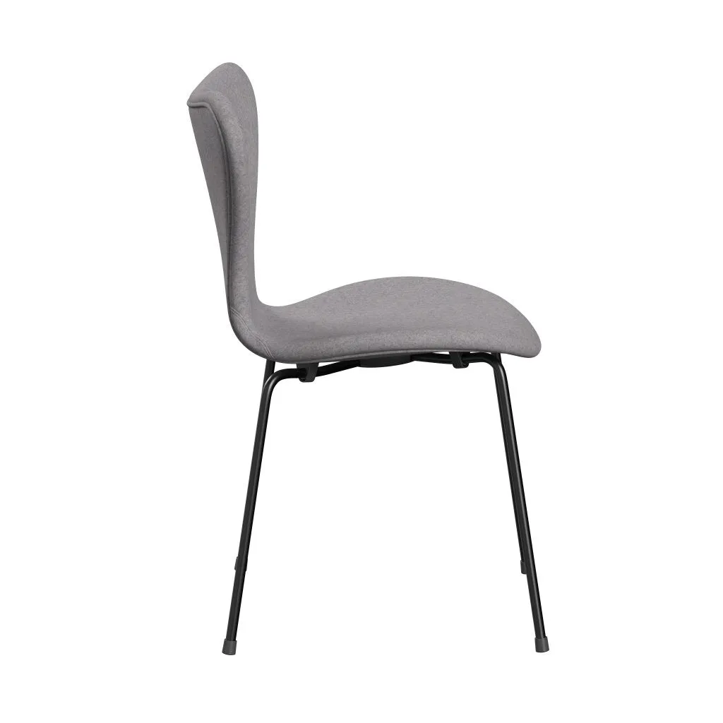 Fritz Hansen Series 7™ Chair Full Upholstery, Black/Divina Md Cool Light Grey