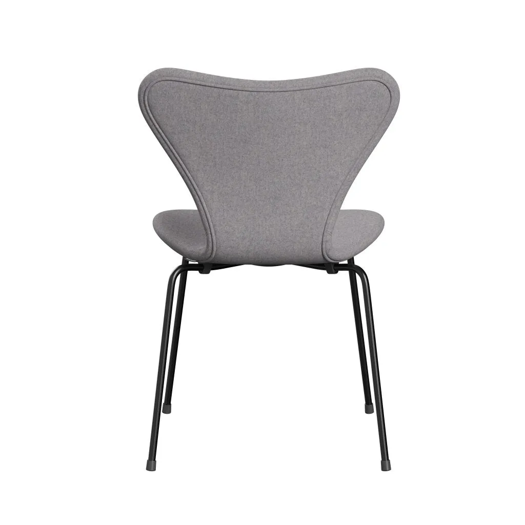 Fritz Hansen Series 7™ Chair Full Upholstery, Black/Divina Md Cool Light Grey