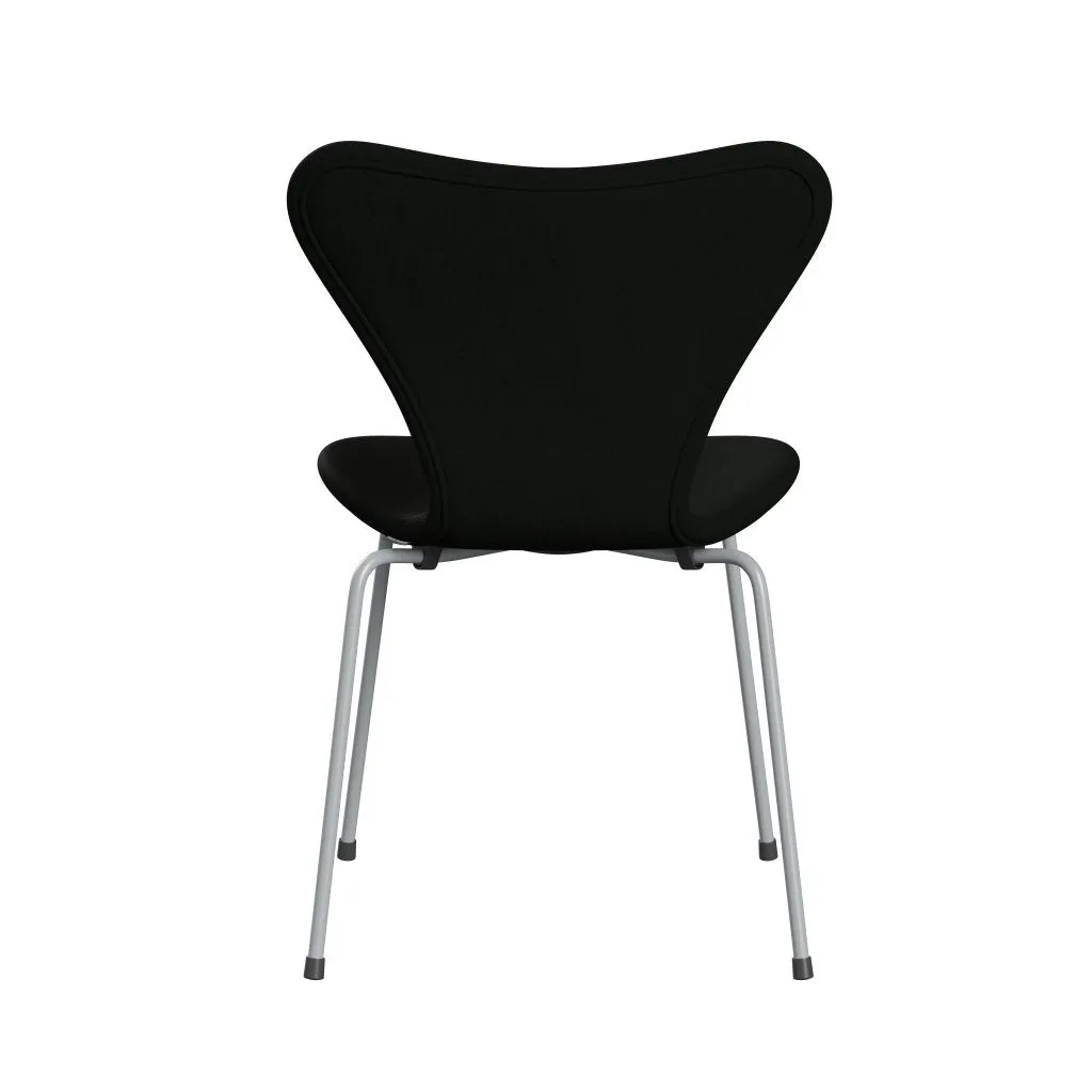 Fritz Hansen Series 7™ Chair Full Upholstery, Silver Grey/Comfort Black (C60009)
