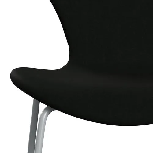 Fritz Hansen Series 7™ Chair Full Upholstery, Silver Grey/Comfort Black (C60009)