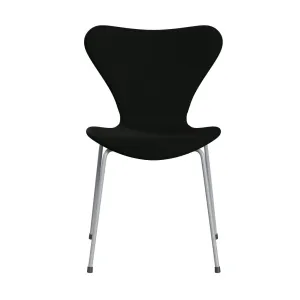 Fritz Hansen Series 7™ Chair Full Upholstery, Silver Grey/Comfort Black (C60009)
