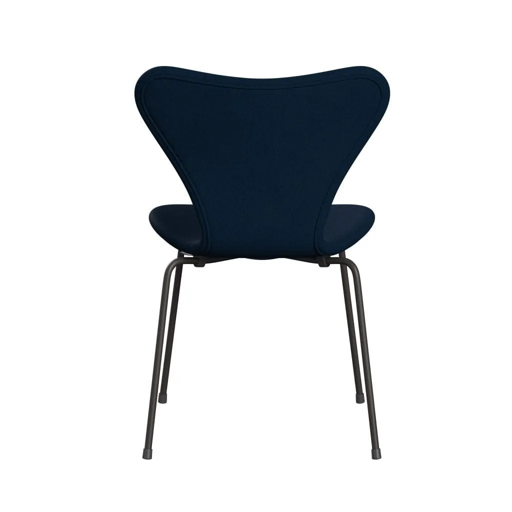 Fritz Hansen Series 7™ Chair Full Upholstery, Warm Graphite/Comfort Black/Dark Grey
