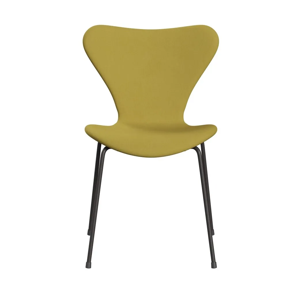 Fritz Hansen Series 7™ Chair Full Upholstery, Warm Graphite/Comfort Sand Light (C01049)