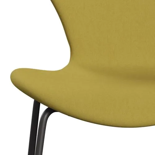 Fritz Hansen Series 7™ Chair Full Upholstery, Warm Graphite/Comfort Sand Light (C01049)