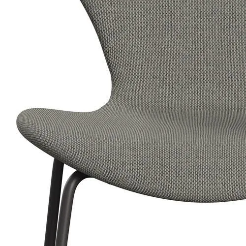 Fritz Hansen Series 7™ Chair Full Upholstery, Warm Graphite/Re Wool Grey White/Plain
