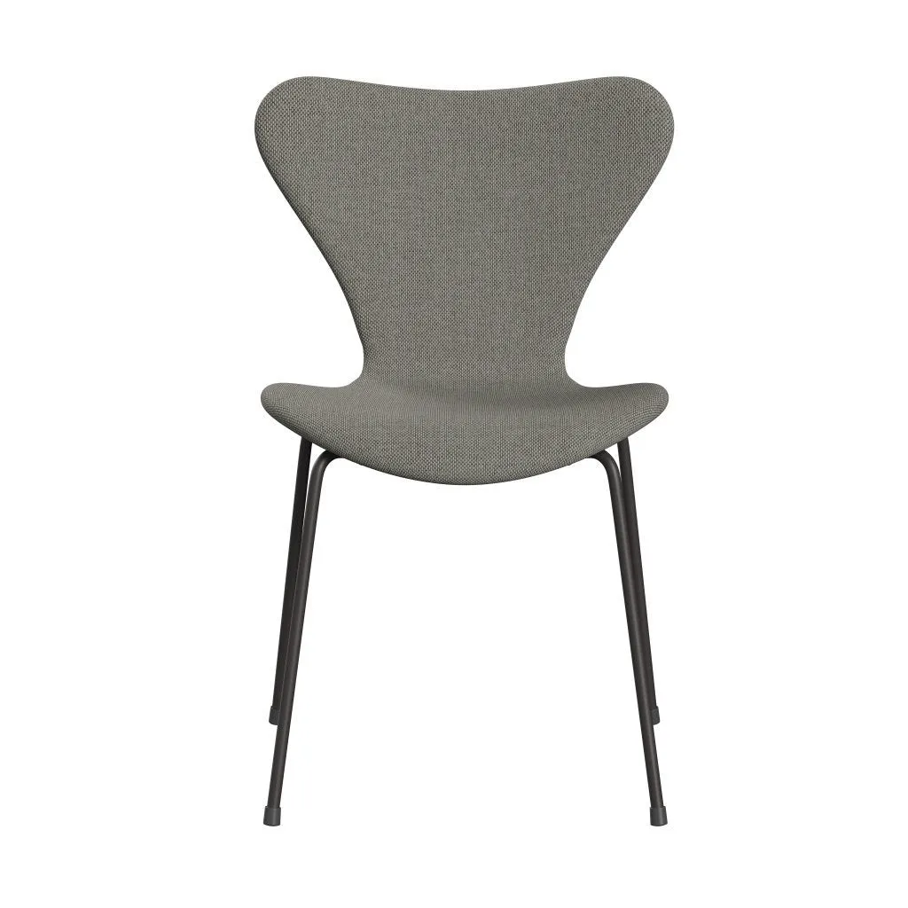 Fritz Hansen Series 7™ Chair Full Upholstery, Warm Graphite/Re Wool Grey White/Plain