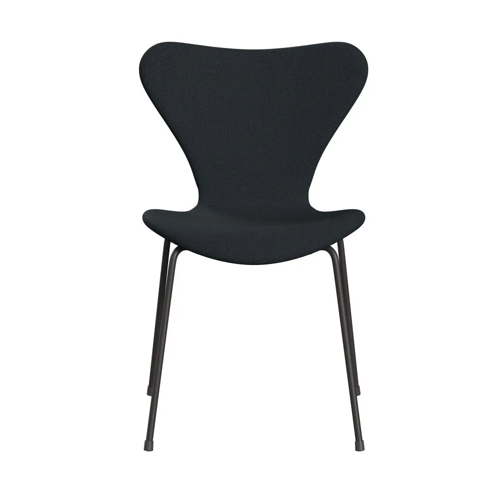 Fritz Hansen Series 7™ Chair Full Upholstery, Warm Graphite/Steelcut Trio Black
