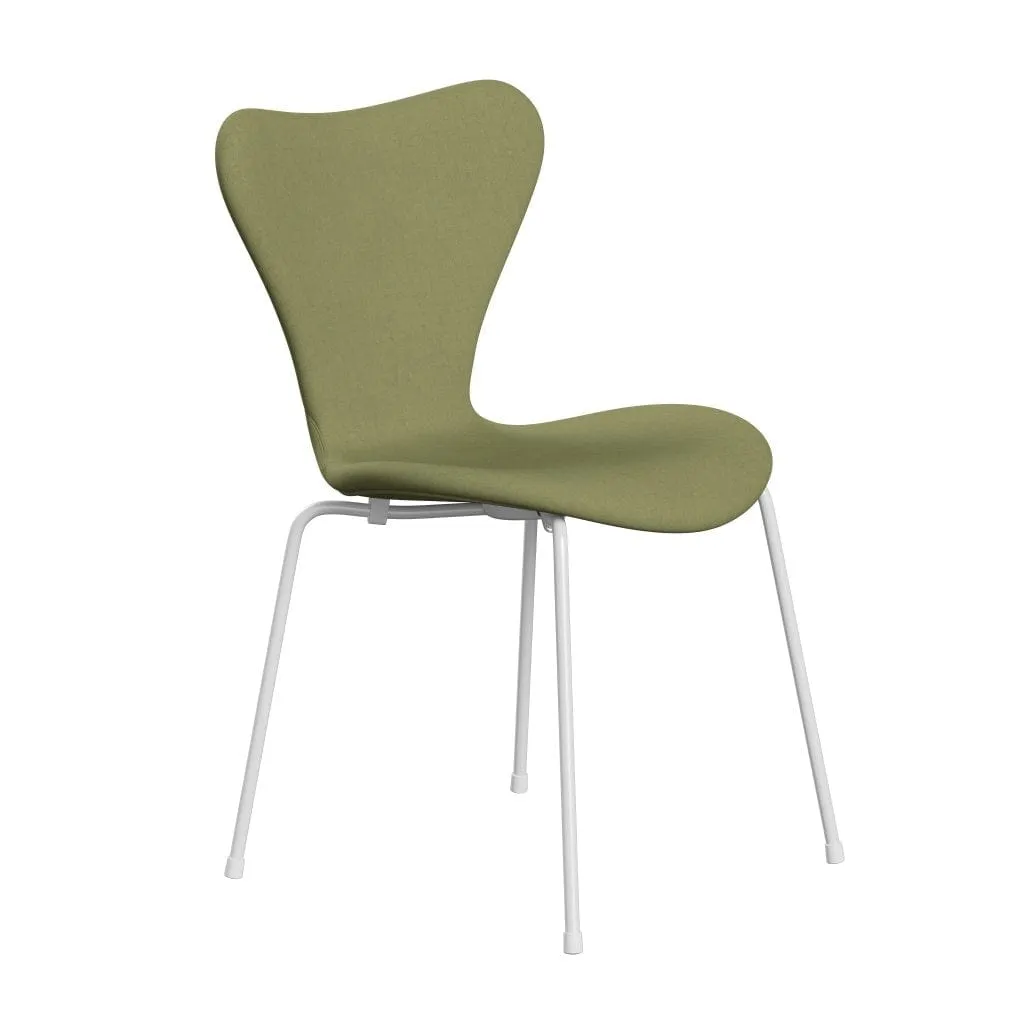 Fritz Hansen Series 7™ Chair Full Upholstery, White/Comfort Grey (C68009)