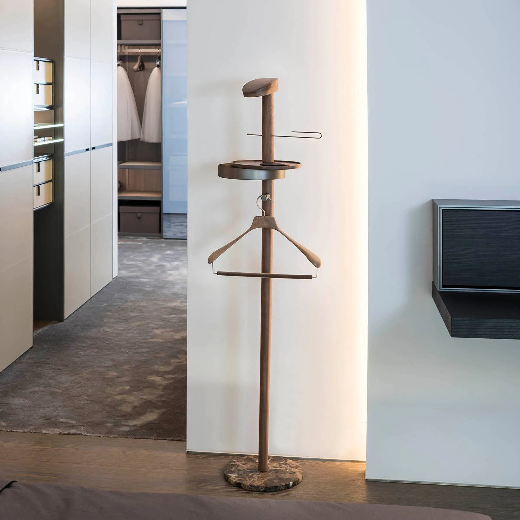 Galan Valet Stand