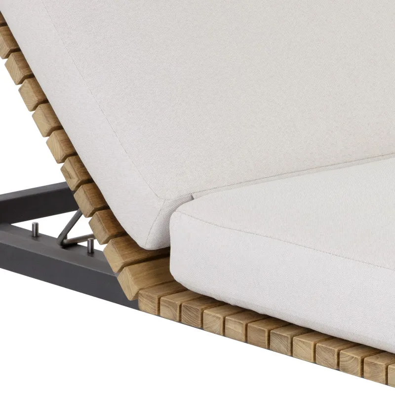Geneve Outdoor Lounger