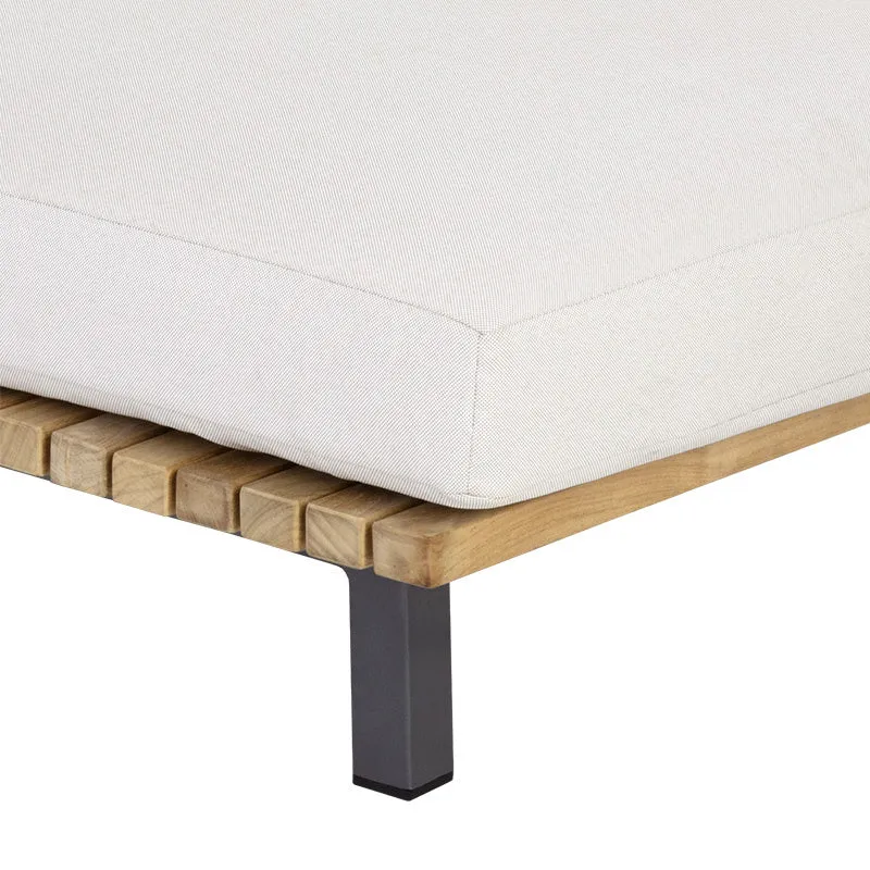 Geneve Outdoor Lounger