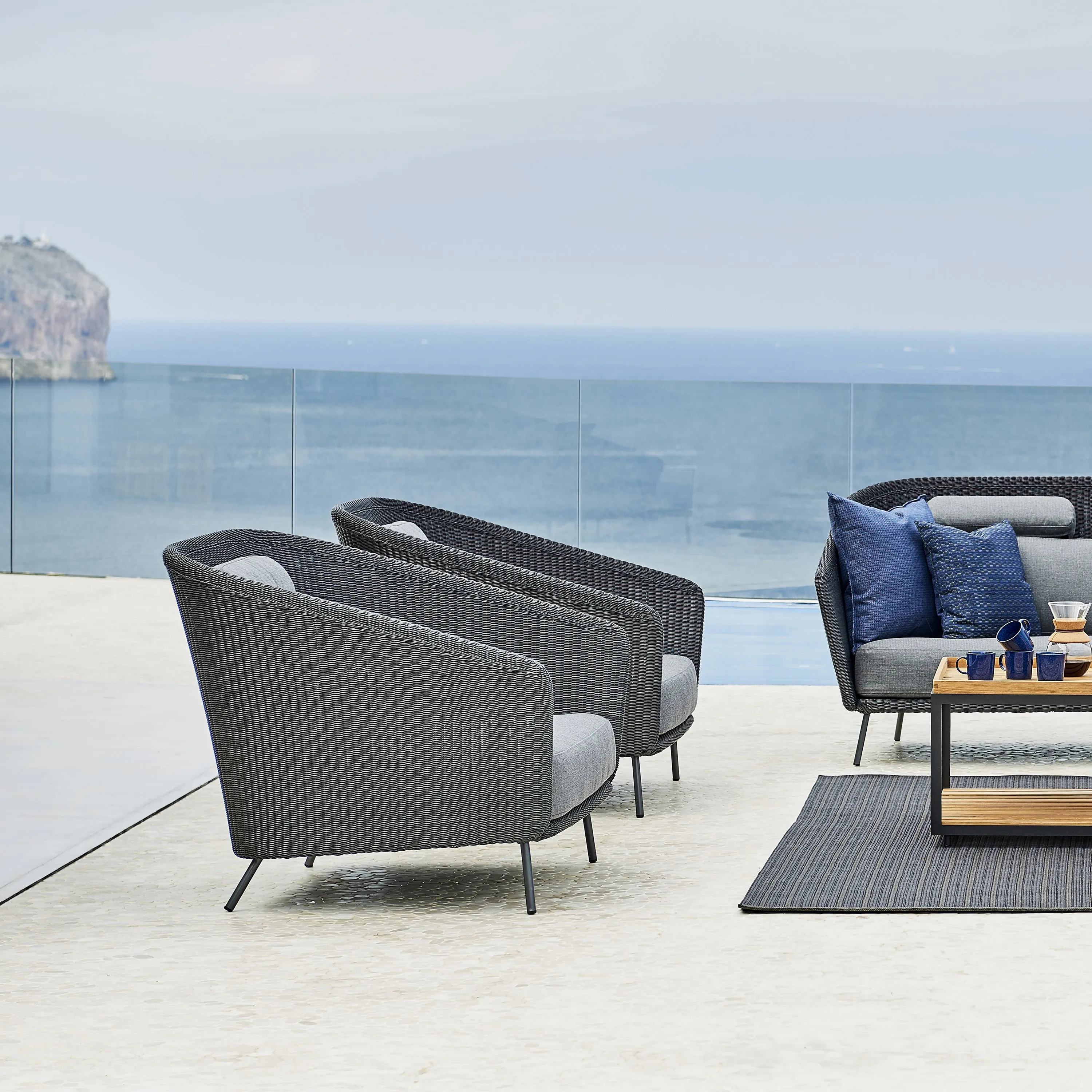 Mega Outdoor Lounge Chair