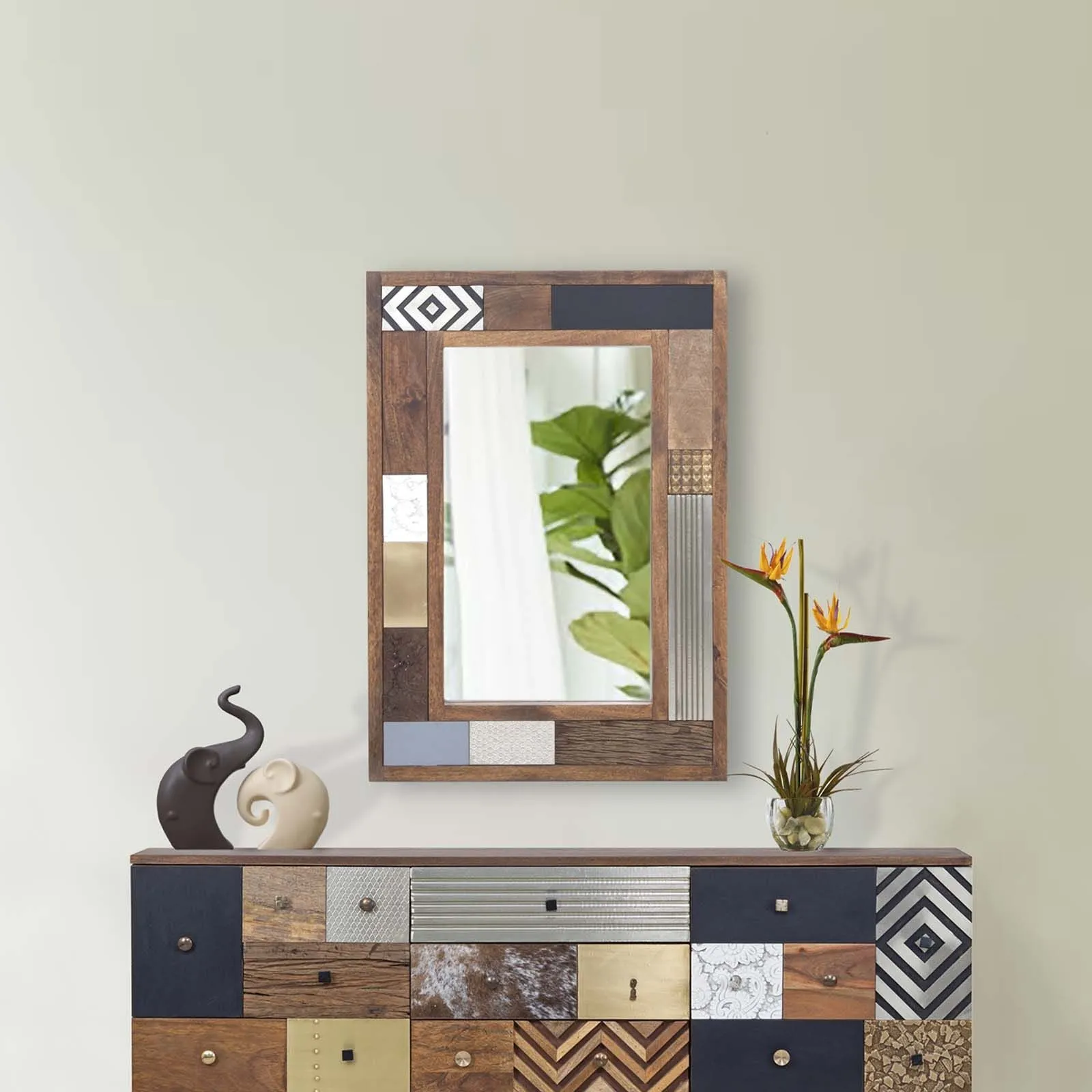 Miroir multi-matriaux peau de vache bois sculpt | Manguier Terranova