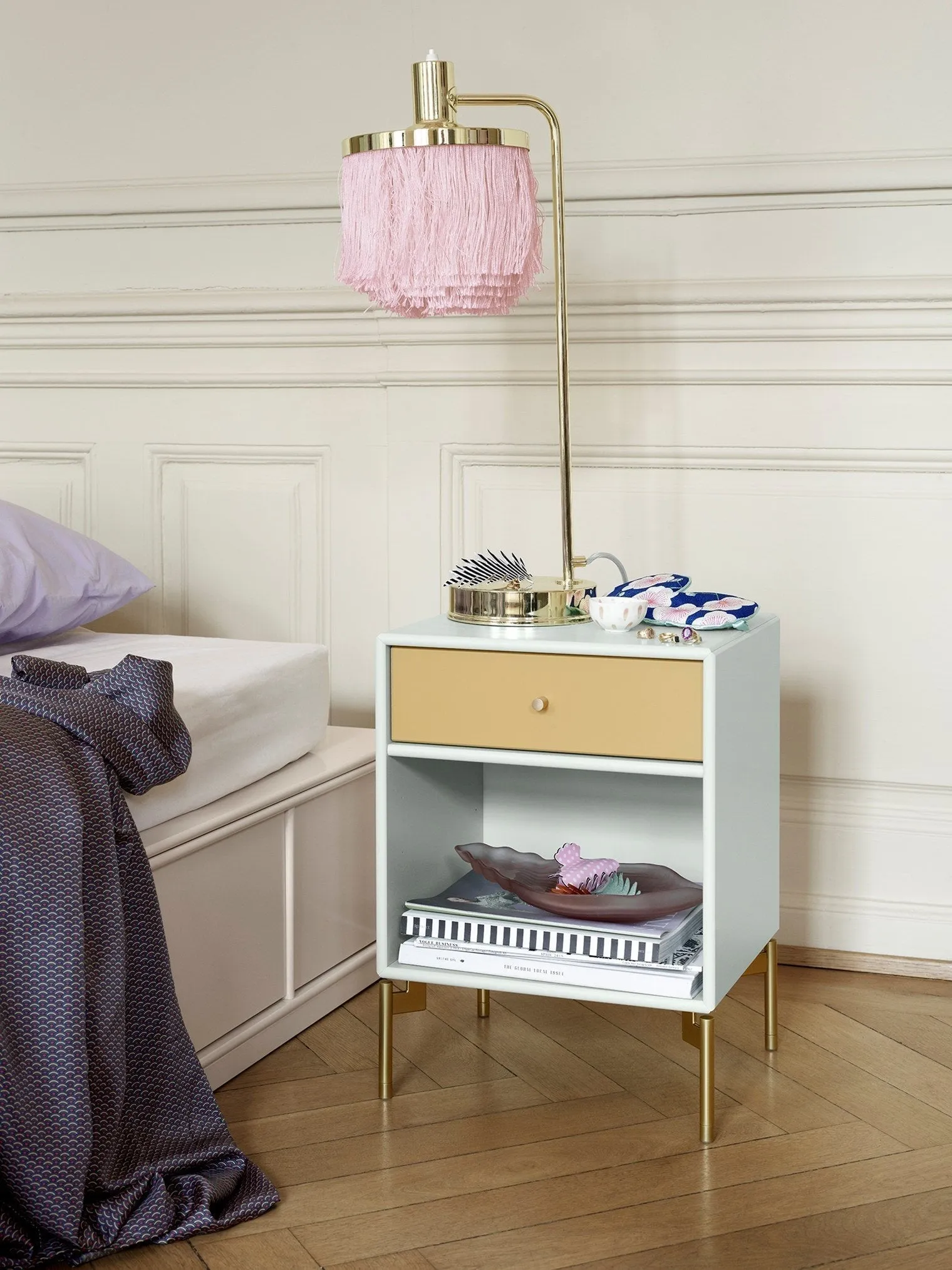 Montana Dream Nightstand With Legs, Parsley/Brass