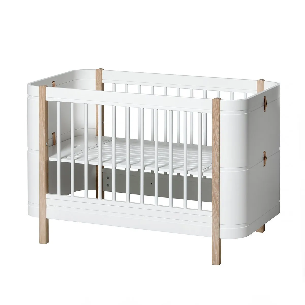 Oliver Furniture Wood Mini  Cot Bed (With Junior Conversion Kit) - White/Oak