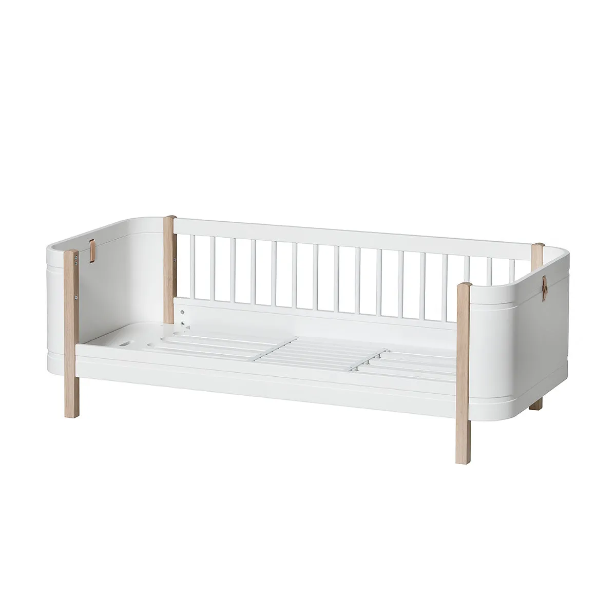 Oliver Furniture Wood Mini  Cot Bed (With Junior Conversion Kit) - White/Oak