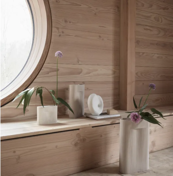 Ridge Vase Off-White, 19"